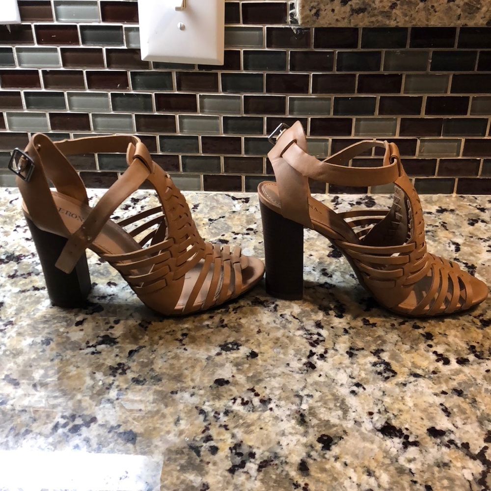 Heels - Picture 3 of 4